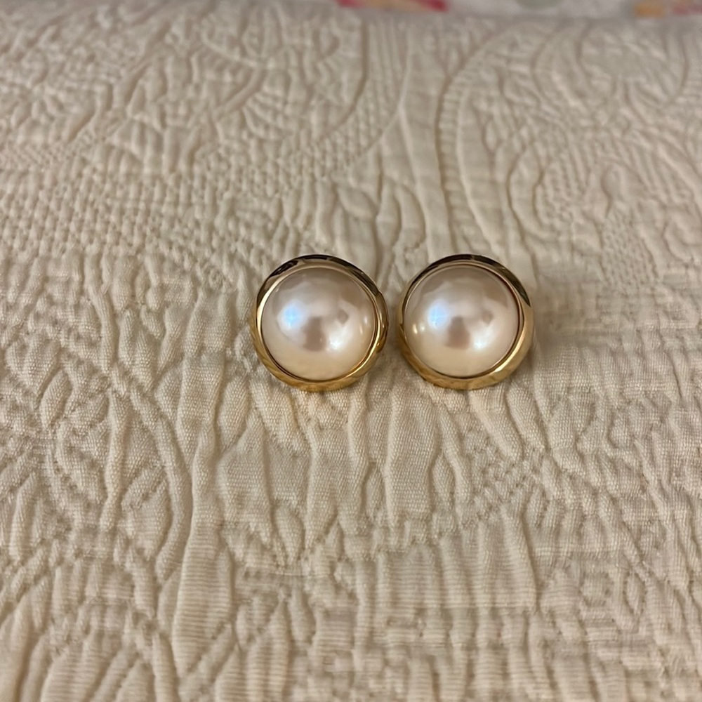 Pearl earrings